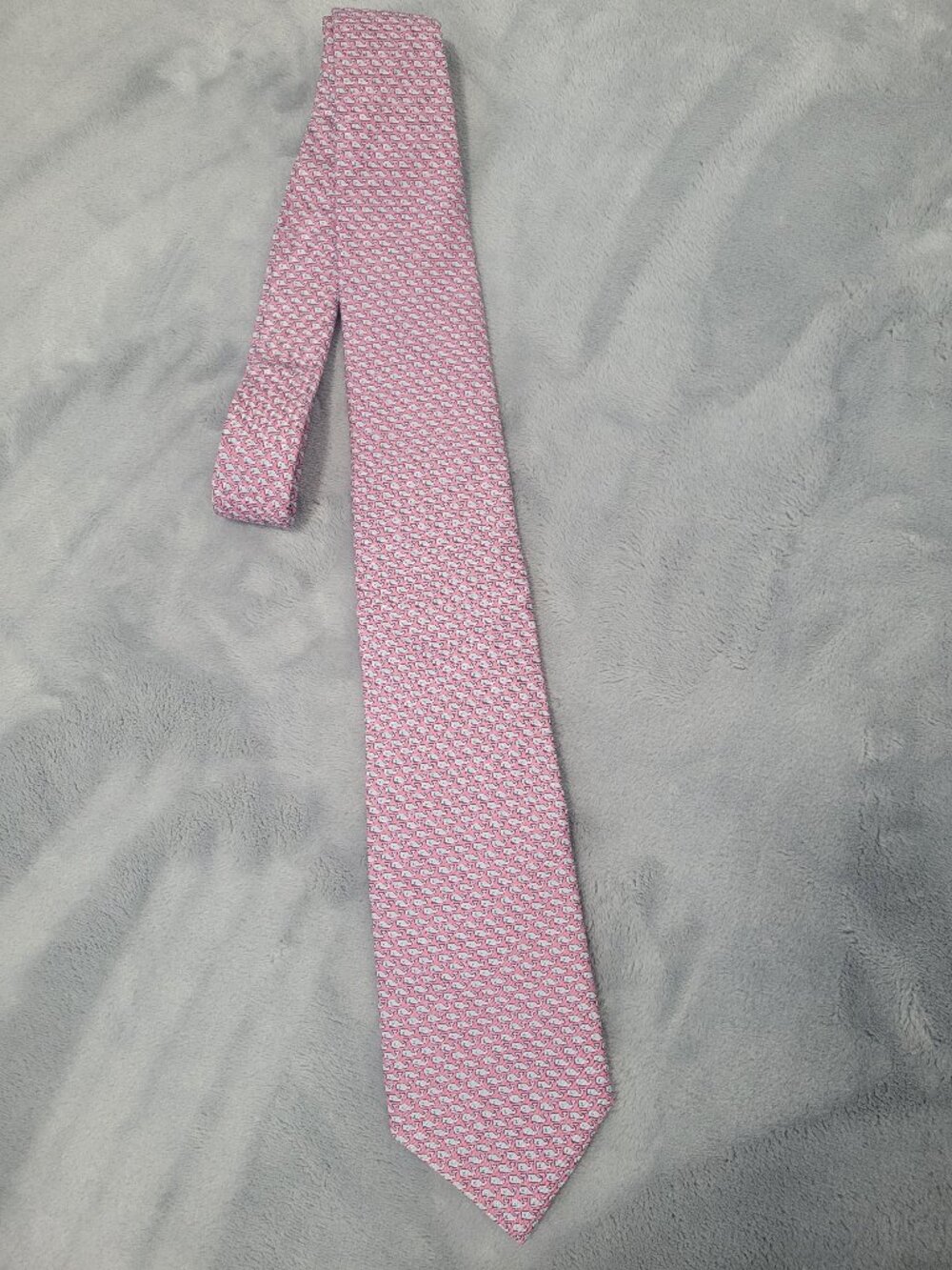 Vineyard Vines Pink Whale Logo 100% Silk Necktie Men's Hand Made USA Preppy Tie